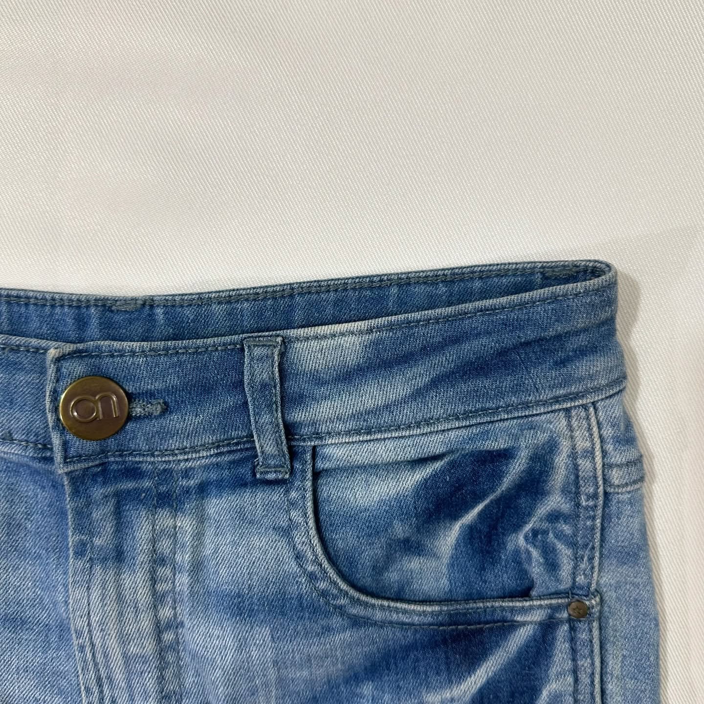 white detailing denim shorts
